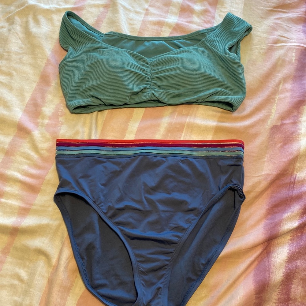 Size Large Time and Tru bikini set